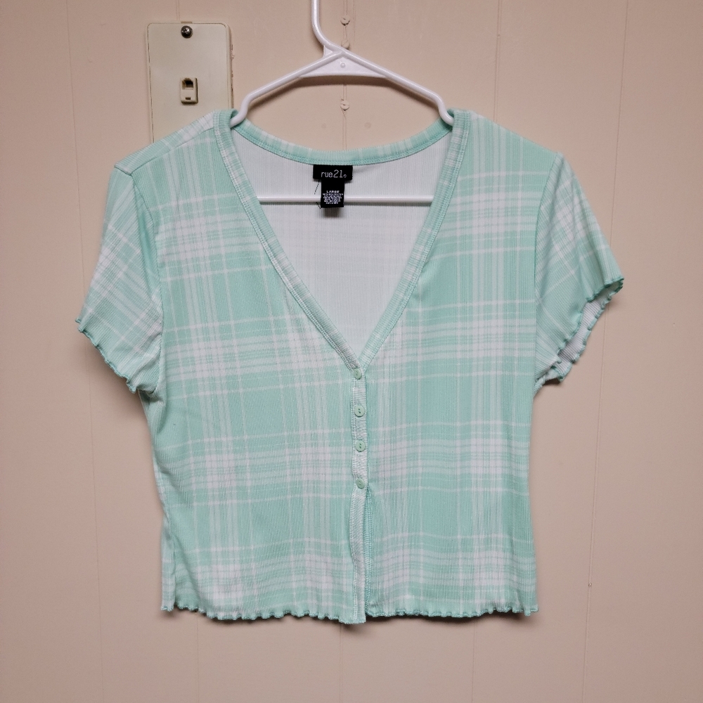 Lettuce edge crop top